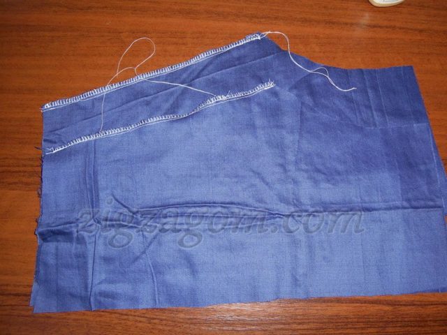 Детали сшиваем по внутренней части штанины