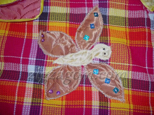 Бабочки на коврике